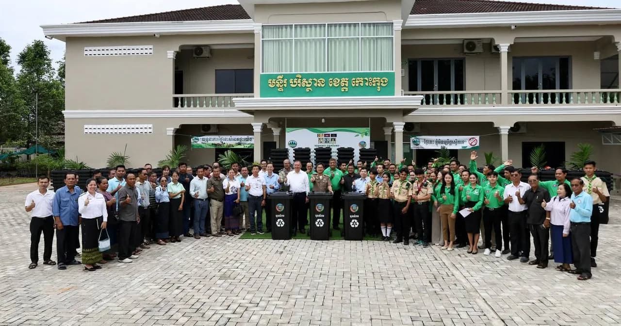 ក្រសួងបរិស្ថានចែកធុងសំរាមសរុបចំនួន ៤៥ ១២០ធុងគិតត្រឹមខែកញ្ញា ឆ្នាំ២០២៦