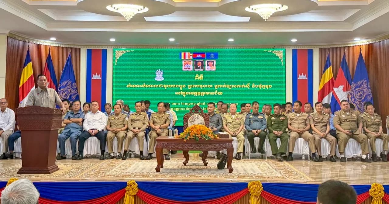 ឯកឧត្តម មាន ចាន់យ៉ាដា ជួបសំណេះសំណាលជាមួយអ្នករត់តាក់ស៊ី និងអ្នករត់ម៉ូតូឌុបនៅខេត្តឧត្តរមានជ័យ ព្រមទាំងផ្តល់អំណោយ និងថវិកាមួយចំនួន