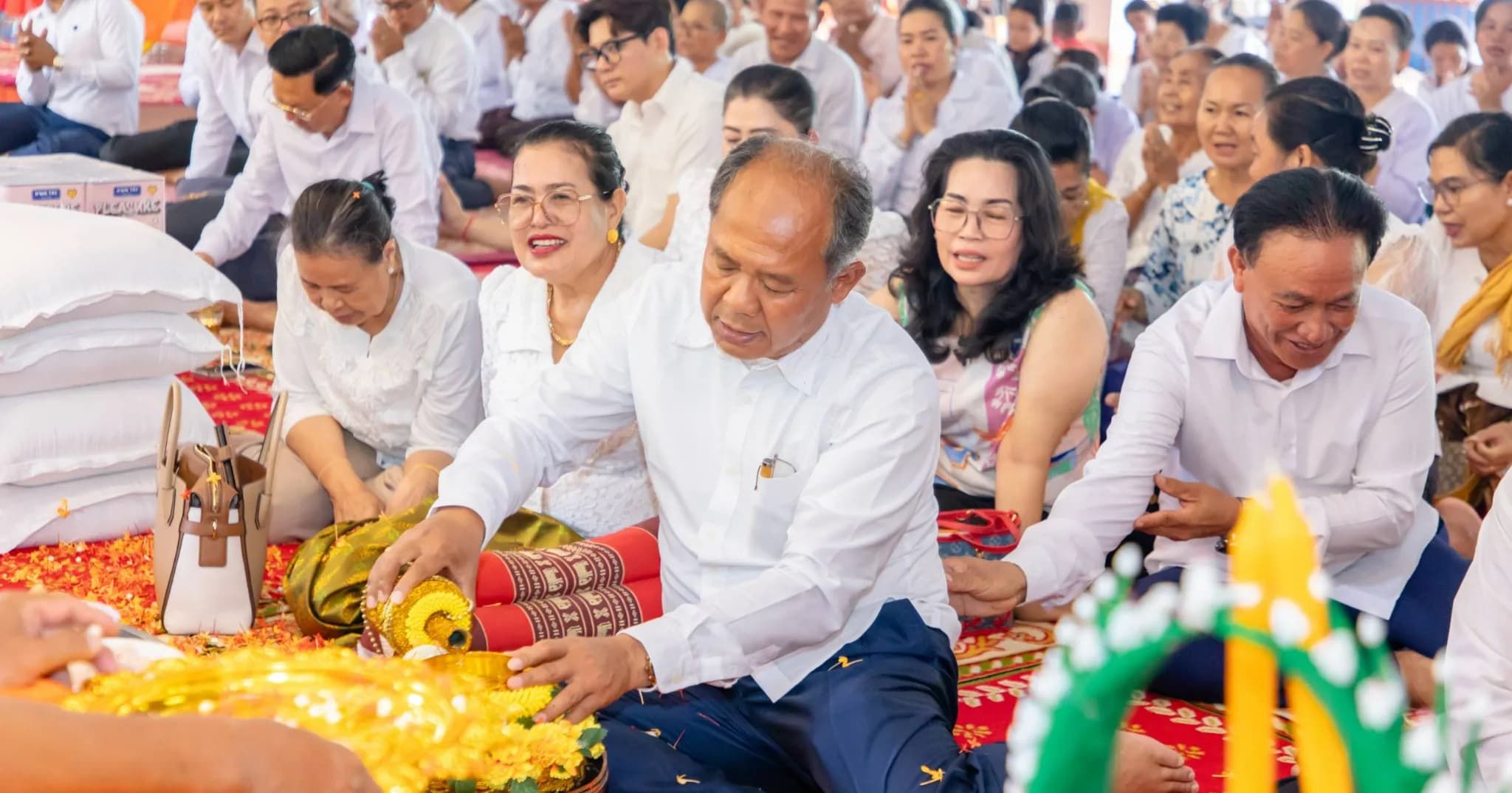 ថ្នាក់ដឹកនាំខេត្តបន្ទាយមានជ័យ អញ្ជើញ រាបបាត្រ បញ្ចប់ការកាន់វេនបិណ្ឌទី៩ ឆ្លងចូលវេនបិណ្ឌទី១០ នៅវត្តច័ន្ទស៊ីសាមគ្គីរតនារាម និងវត្តពោធិ៍សូរិយារាម