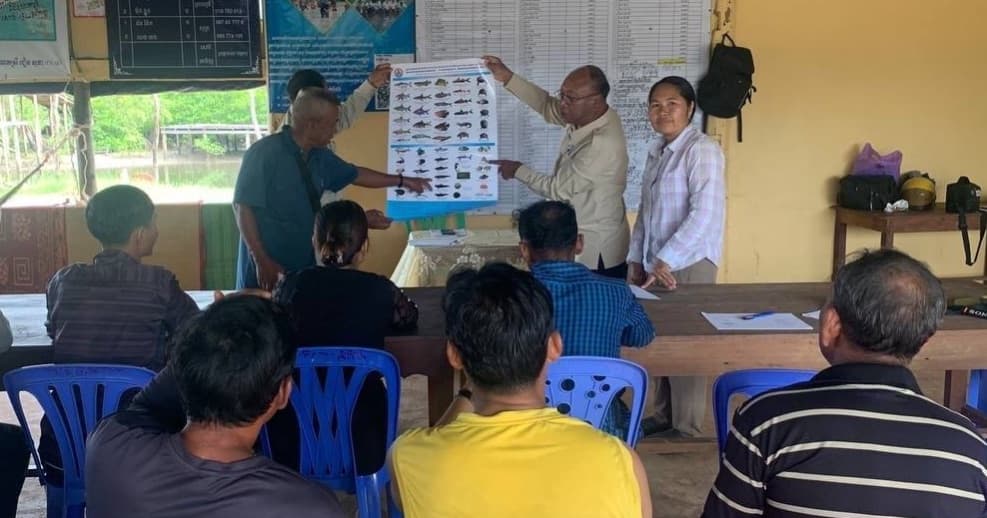 មន្រ្តីជលផលខេត្តកោះកុង ផ្សព្វផ្សាយស្តីពីប្រភេទធនធានជលផលកំពុងរងគ្រោះថ្នាក់ដល់សហគមន៍នេសាទ